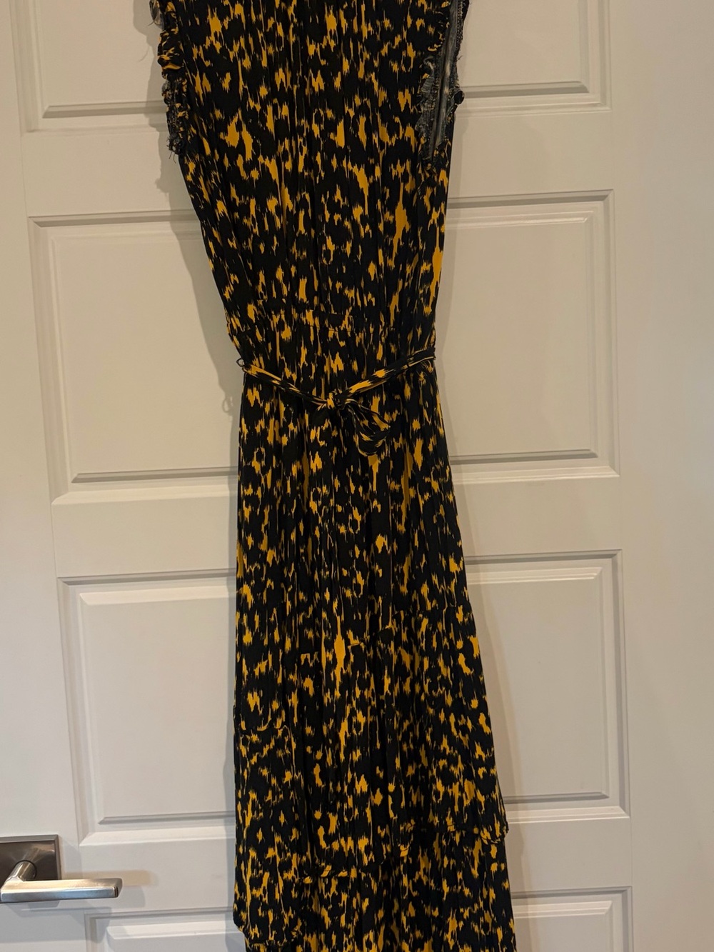 Who What Wear Black and Yellow Printed Sleeveless Maxi Dress